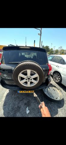 טויוטה RAV4