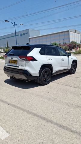 טויוטה RAV4