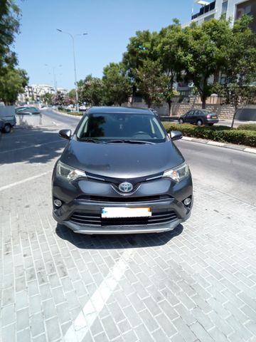 טויוטה RAV4