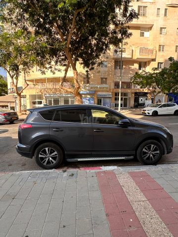 טויוטה RAV4