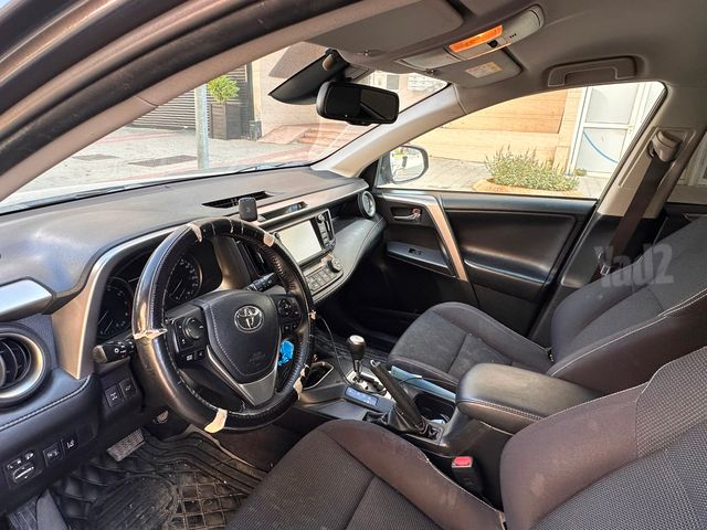 טויוטה RAV4