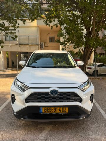 טויוטה RAV4