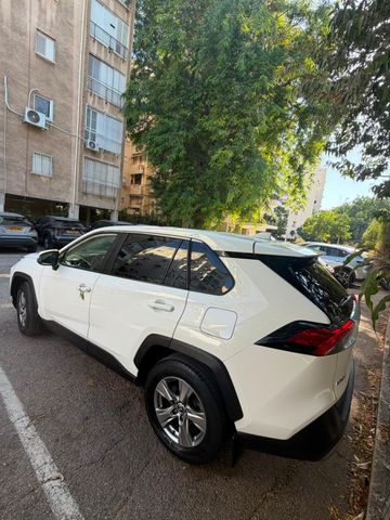 טויוטה RAV4