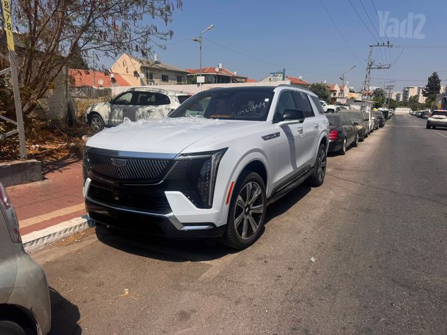 מודעת רכב קאדילק אסקלייד