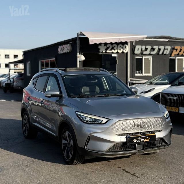 מודעת רכב אם ג'י ZS