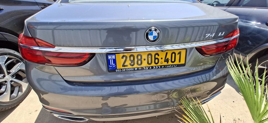 מודעת רכב ב מ וו סדרה 7