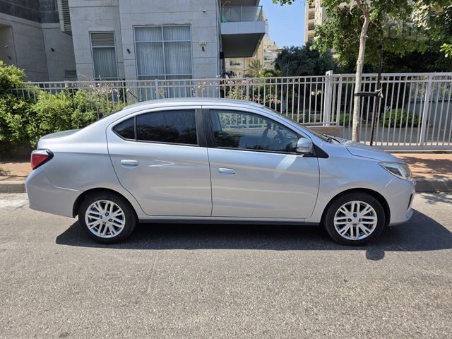 מיצובישי אטראז'