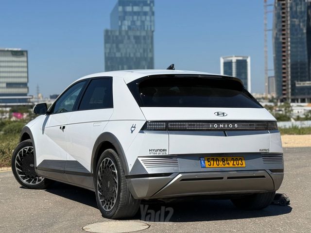 יונדאי איוניק 5