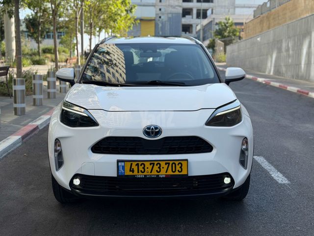 מודעת רכב טויוטה יאריס קרוס 2