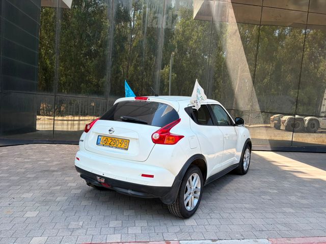 ניסאן ג'וק