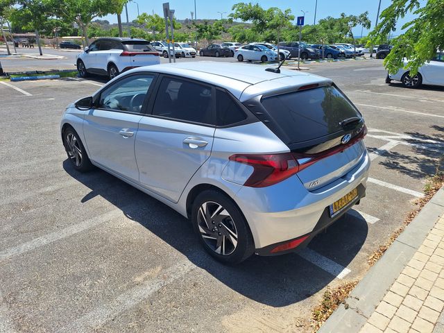 יונדאי i20