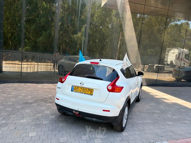 ניסאן ג'וק