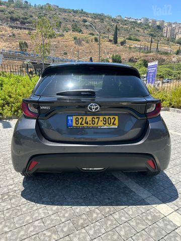 טויוטה יאריס