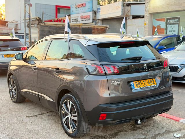 פיג'ו 3008