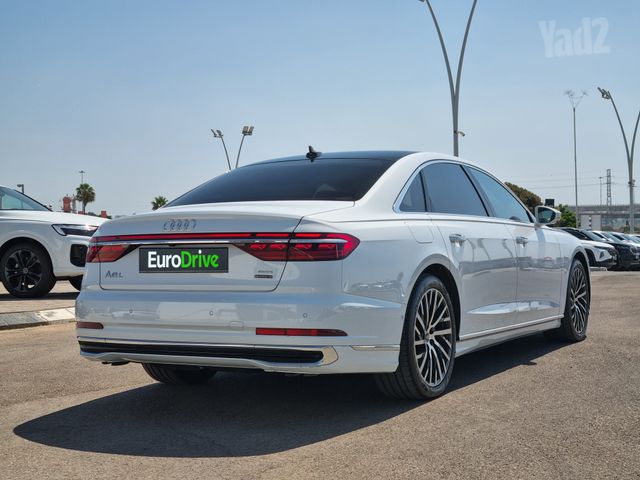 אאודי A8