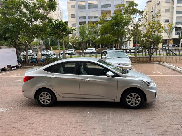 יונדאי אקסנט i25
