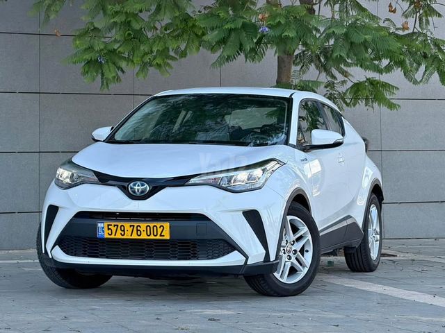 מודעת רכב טויוטה C-HR