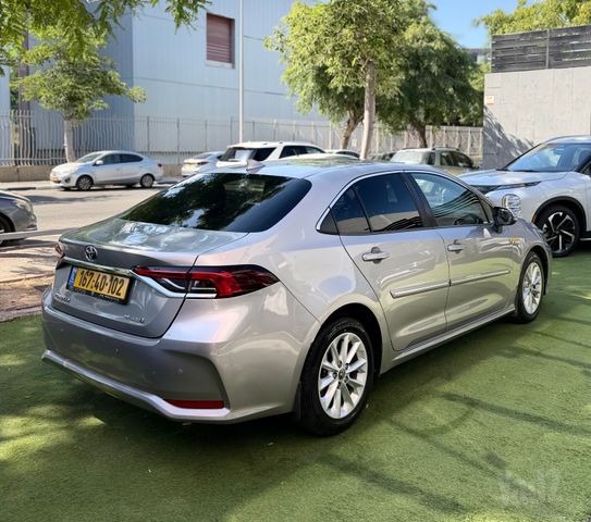 טויוטה קורולה