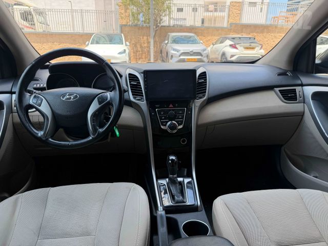 יונדאי i30