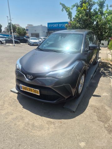 מודעת רכב טויוטה C-HR
