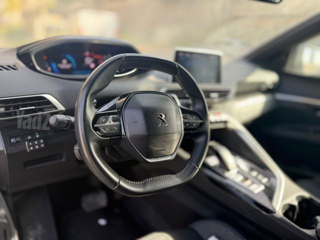 פיג'ו 5008
