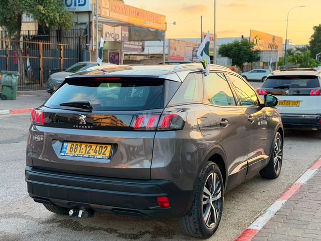 פיג'ו 3008