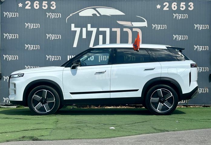 ג'אקו J7