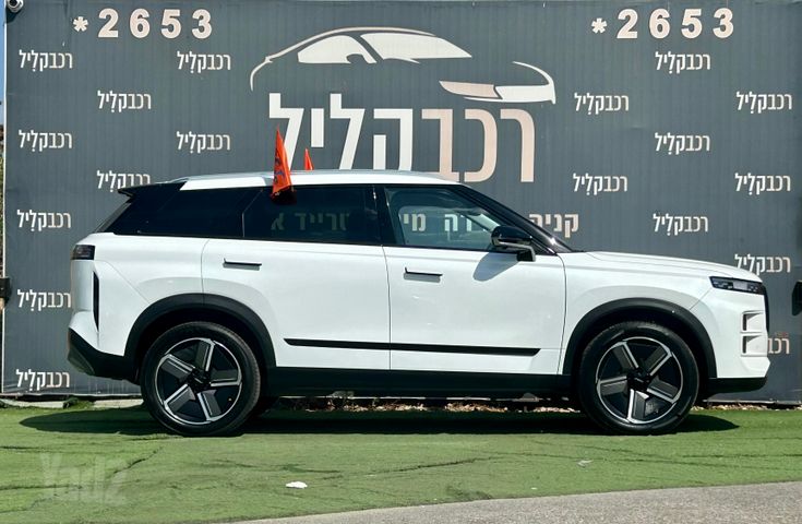 ג'אקו J7