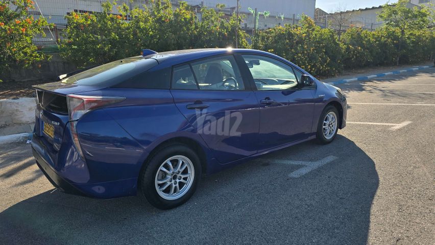 טויוטה פריוס