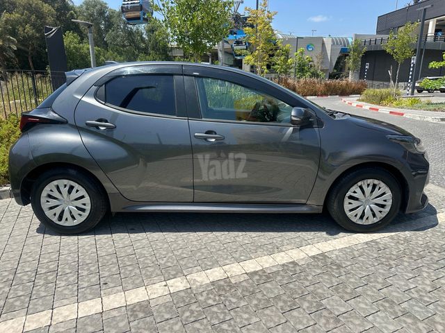טויוטה יאריס