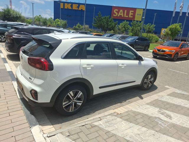 קיה נירו