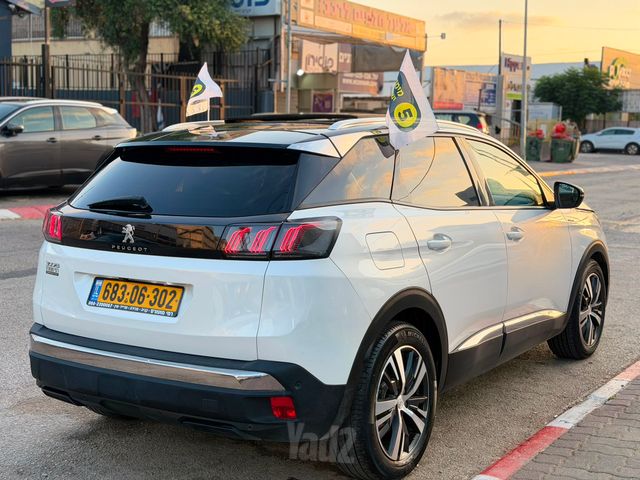 פיג'ו 3008