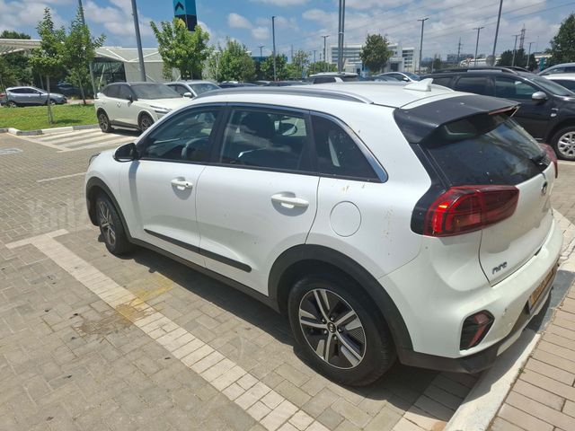 קיה נירו