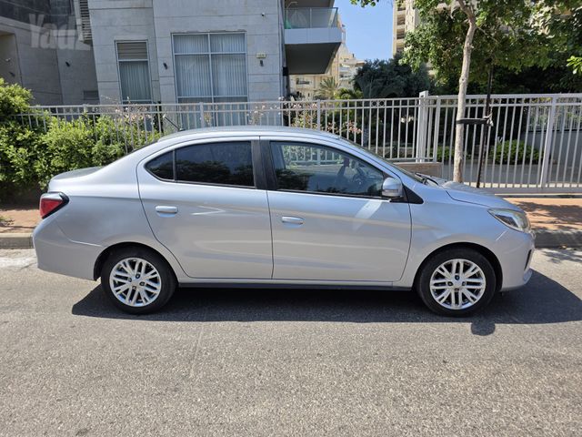 מיצובישי אטראז'