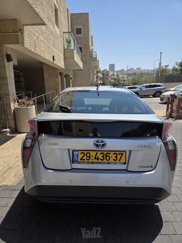 טויוטה פריוס