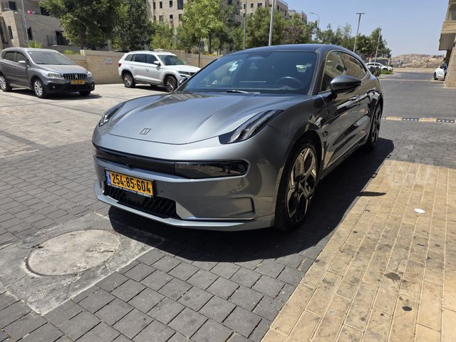זיקר 001