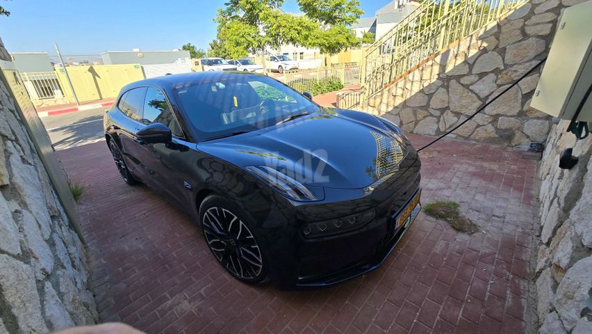 זיקר 001