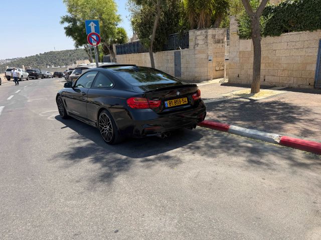 מודעת רכב ב מ וו סדרה 4