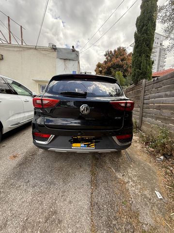 אם ג'י ZS