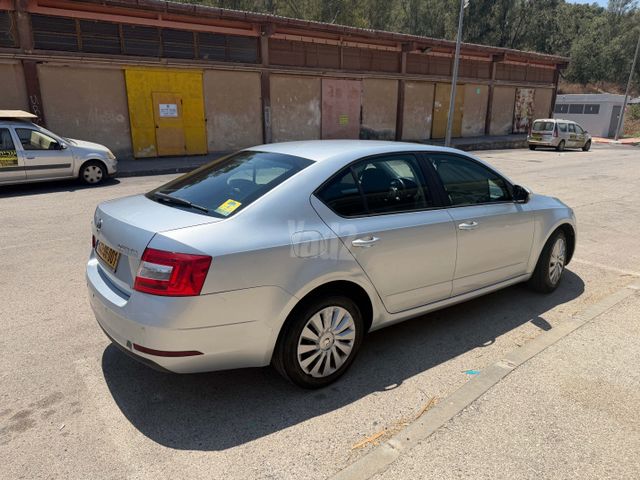 סקודה אוקטביה