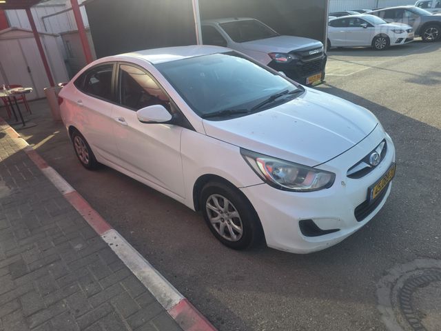 יונדאי אקסנט i25