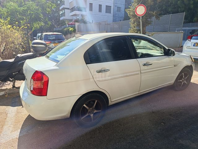 יונדאי אקסנט i25