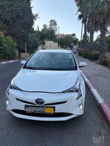 טויוטה פריוס
