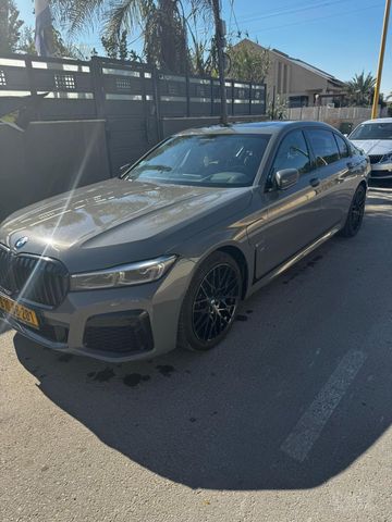 מודעת רכב ב מ וו סדרה 7