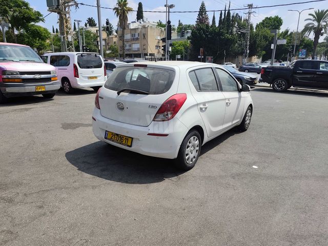 יונדאי i20