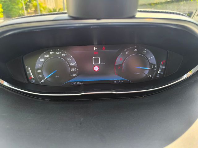 פיג'ו 3008