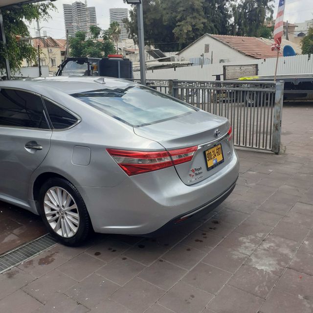 טויוטה אוולון