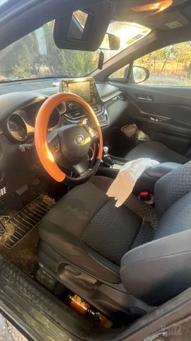 מודעת רכב טויוטה C-HR