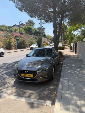 מודעת רכב מאזדה 3
