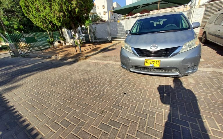 מודעת רכב טויוטה סיינה